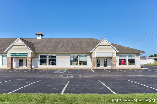 7-12-11595 E Lakewood Boulevard, Holland Charter Township, MI, 49424 | Card Image