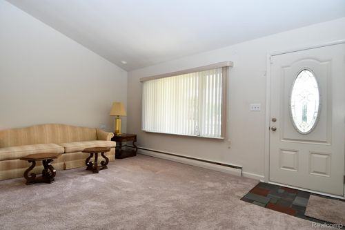 6443 Richfield Rd, Flint, MI, 48506-2211 | Card Image