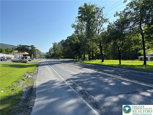 992 Blue Valley Dr, Home with 0 bedrooms, 0 bathrooms and null parking in Pen Argyl PA | Image 4