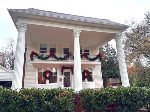 1242 Star Dr Ne, Brookhaven, GA, 30319-3416 | Card Image