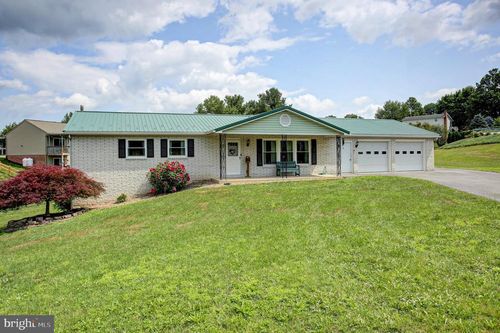 10 Surrey Ct, CHAMBERSBURG, PA, 17201-8756 | Card Image