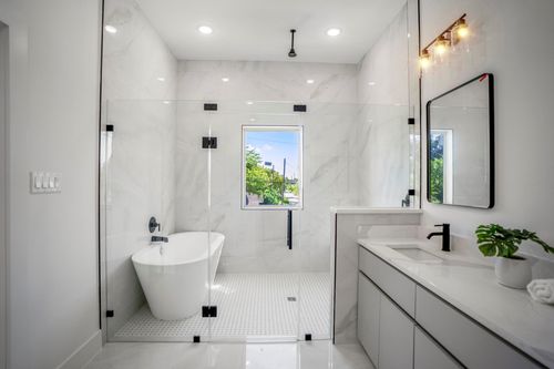 b-4201 Oats St, Houston, TX, 77020-2515 | Card Image