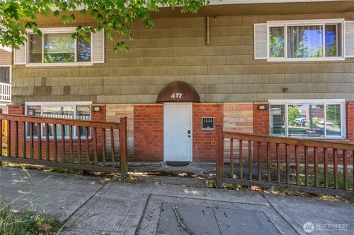 1-417 23rd Ave, Seattle, WA, 98122-6064 | Card Image