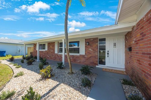 6894 14th Ave N, St Petersburg, FL, 33710-5322 | Card Image