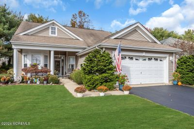 12 Gardenways Court, Home with 2 bedrooms, 2 bathrooms and null parking in Lakewood NJ | Image 1