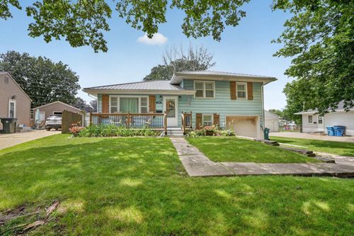 1220 Julian Ave, Waterloo, IA, 50701-3423 | Card Image