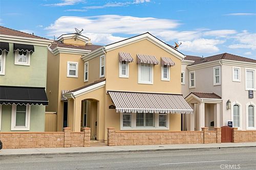 208 E Balboa Blvd, Newport Beach, CA, 92661-1118 | Card Image
