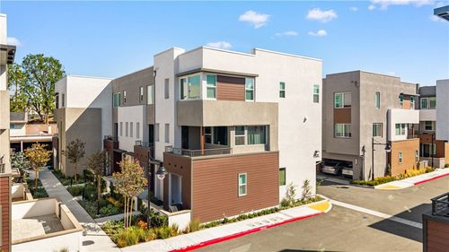 603 S Lyon St, Santa Ana, CA, 92701-6301 | Card Image