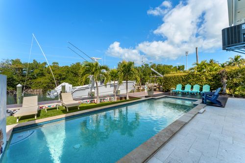 114 Sunset Dr, Islamorada, FL, 33036-4227 | Card Image