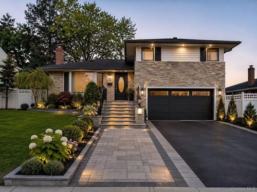 98 Belmont Cir, Syosset, NY, 11791-5733 | Card Image