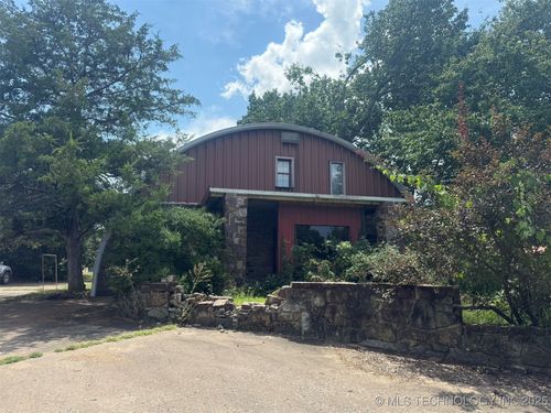 912 W Cedar St, Stilwell, OK, 74960-3406 | Card Image