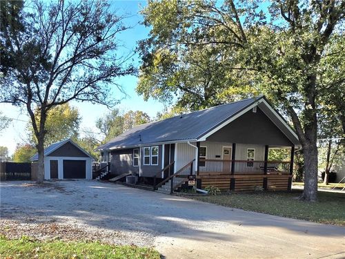 435 N Tower St, Nevada, MO, 64772-1948 | Card Image