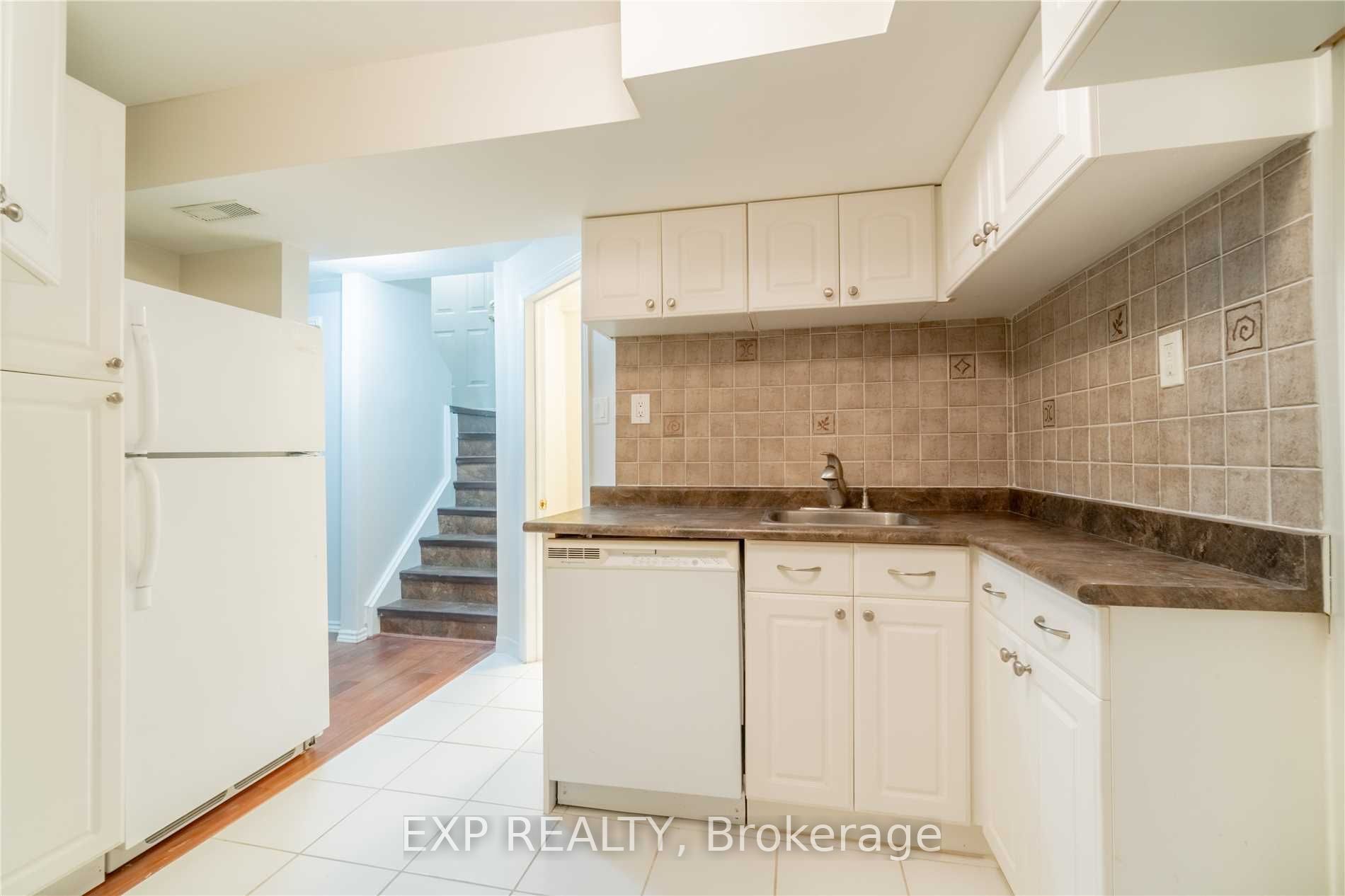 Residential Lease in Toronto E06 3