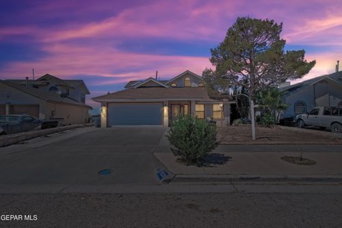 1553 Peter Hurd Dr, El Paso, TX, 79936-7116 | Card Image