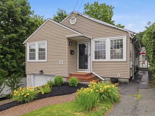 19 Florence Rd, Methuen, MA, 01844-5038 | Card Image