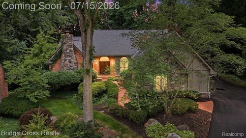 249 Norcliff Dr, Bloomfield Hills, MI, 48302-1557 | Card Image