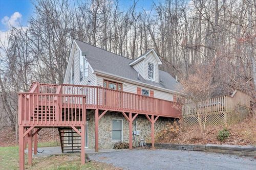 720 Adney Gap Rd, Callaway, VA, 24067-2001 | Card Image