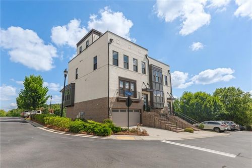 2111 Iverson Dr Se, Smyrna, GA, 30080-3631 | Card Image