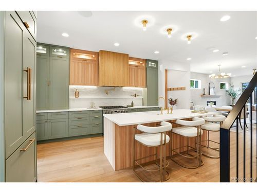 245 S Emerson St, Denver, CO, 80209-2211 | Card Image