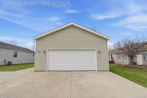 16208 Derby Cir, Holly, MI, 48442-9639 | Card Image