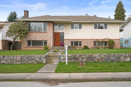 1743 Taralawn Crt, Burnaby, BC, V5B3H4 | Card Image