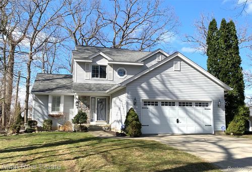 10235 Park Dr, Goodrich, MI, 48438-9303 | Card Image