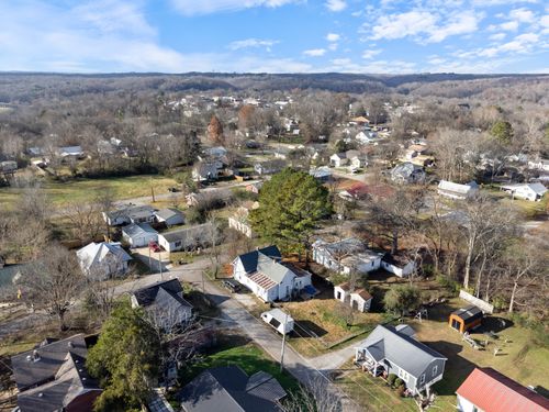 121 Nall Ave, Centerville, TN, 37033-1824 | Card Image