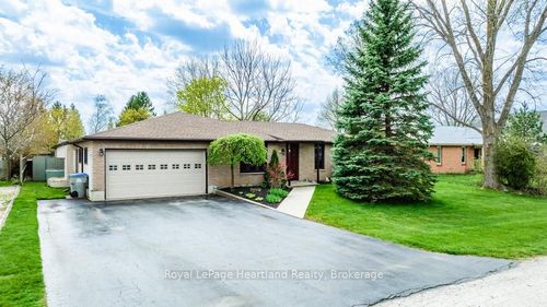 4 Ducharme Cres, Bayfield, ON, N0M1G0 | Card Image