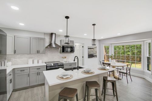 305 Mayfield St, Summerville, SC, 29485-8416 | Card Image