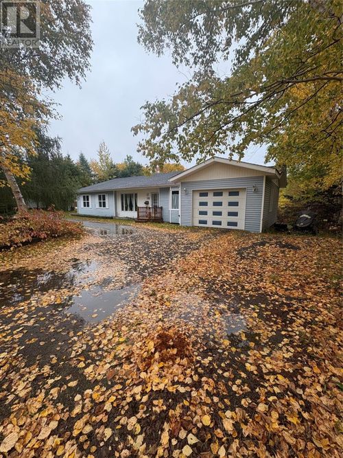 122 Grenfell Hts, Grand Falls-Windsor, NL, A2A1W5 | Card Image