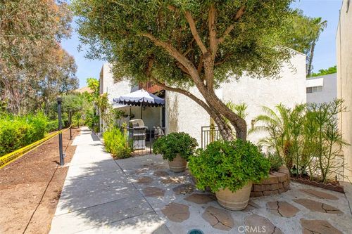 7759 Via Capri, Burbank, CA, 91504 | Card Image