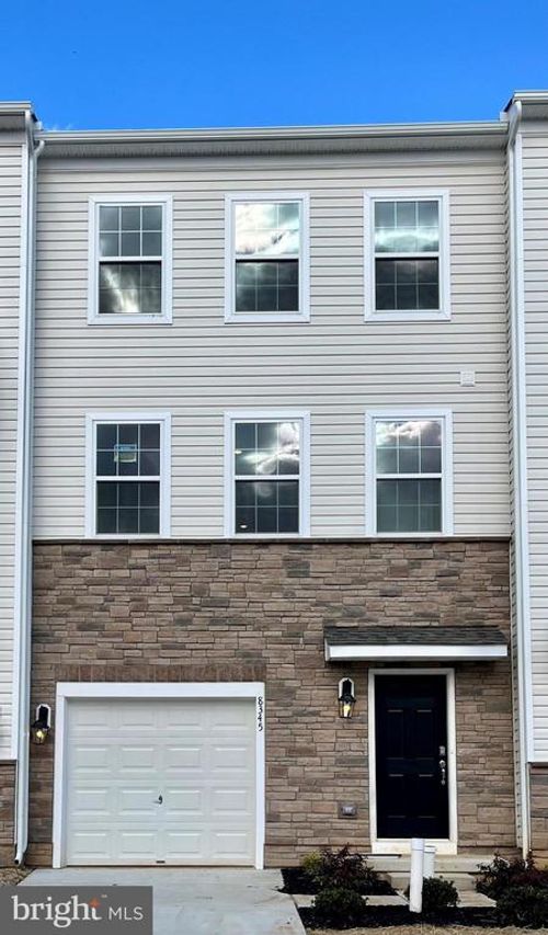 8345 Alexander Ct, Breinigsville, PA, 18031-8756 | Card Image