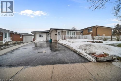 15 Anderson Dr, Cambridge, ON, N1R6E6 | Card Image