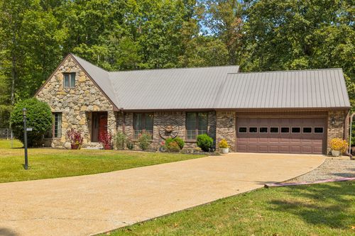 1340 Puckett Hollow Rd, Centerville, TN, 37033-3985 | Card Image