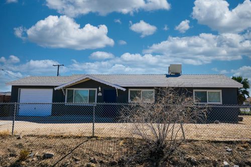 1033 W Bataan Ave, Ridgecrest, CA, 93555 | Card Image