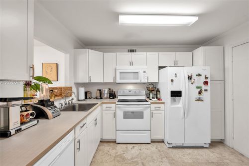 715-1020 Meridian Ave, Miami Beach, FL, 33139-8333 | Card Image