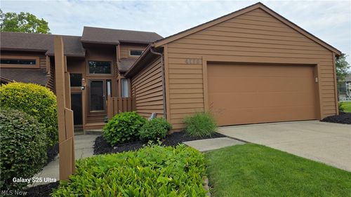 4559 Oakhill Blvd, Lorain, OH, 44053-1933 | Card Image