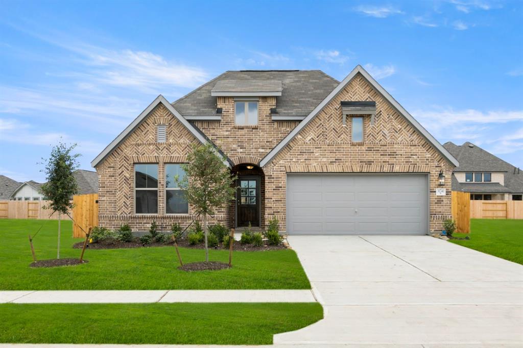 31741 Redbud Blossom Lane, For Sale in Spring Zoocasa