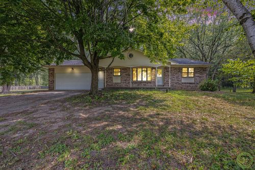 8700 Whittall St, Rockford, MI, 49341-9324 | Card Image