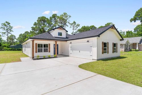 2 Coweta Rd, Cantonment, FL, 32533-9327 | Card Image