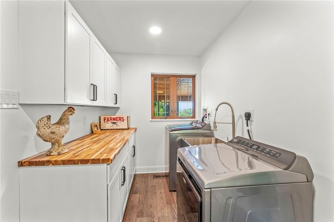 Main Floor Laundry Room 603 Highland Ridge Road | Image 23