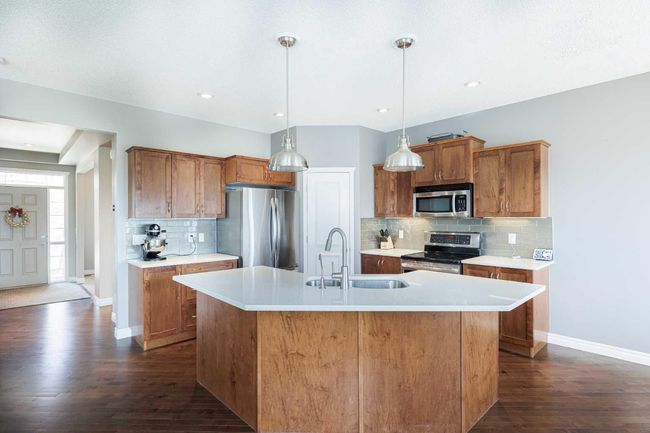 104 Prestwick Manor Se, Home with 4 bedrooms, 3 bathrooms and 8 parking in Calgary AB | Image 14