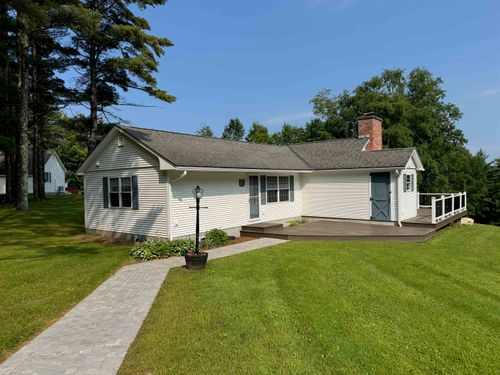 653 Skyboro Rd E, Pownal, VT, 05261-9784 | Card Image