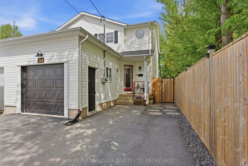 25 Beverly St, St. Catharines, ON, L2P2J9 | Card Image