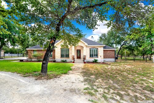 162 Champions Blvd, La Vernia, TX, 78121-5231 | Card Image