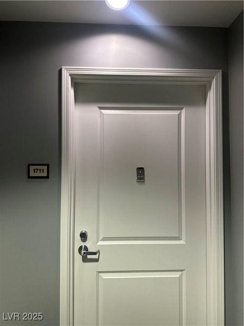 1711-200 W Sahara Ave, Las Vegas, NV, 89102-5002 | Card Image