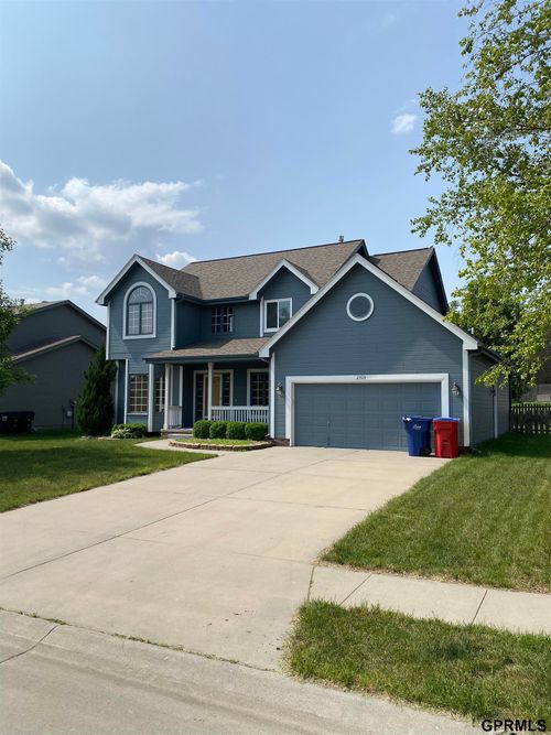 2703 John St, Papillion, NE, 68133-3398 | Card Image