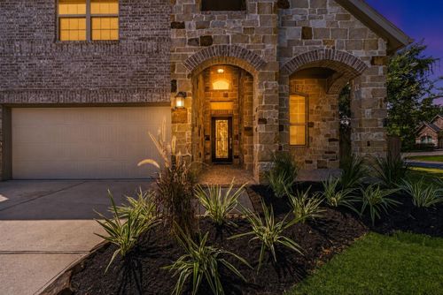 127 Fox Trail Rd, Montgomery, TX, 77316-1784 | Card Image