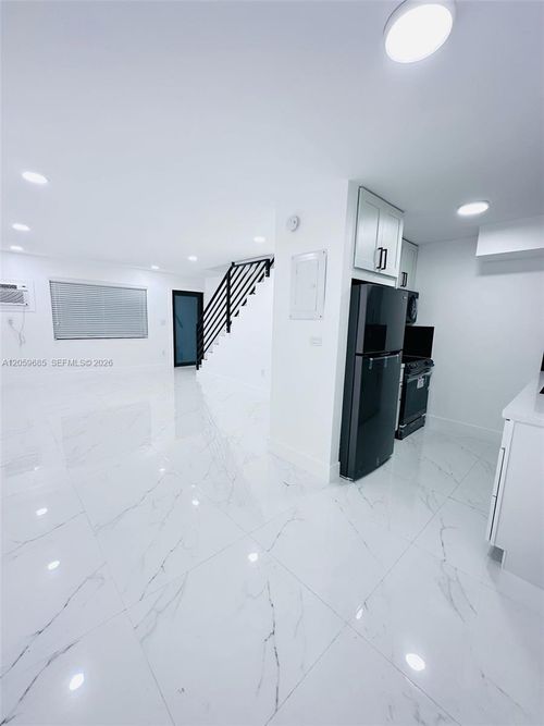 4-131 Ne 77th St, Miami, FL, 33138-4845 | Card Image