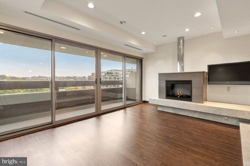 unit-718-2501 M St Nw, WASHINGTON, DC, 20037-1313 | Card Image